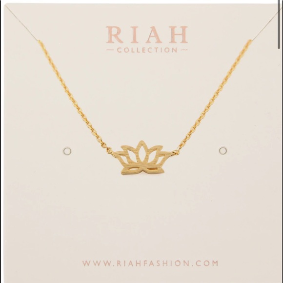 GOLD LOTUS FLOWER CAST PENDANT NECKLACE - Picture 1 of 4